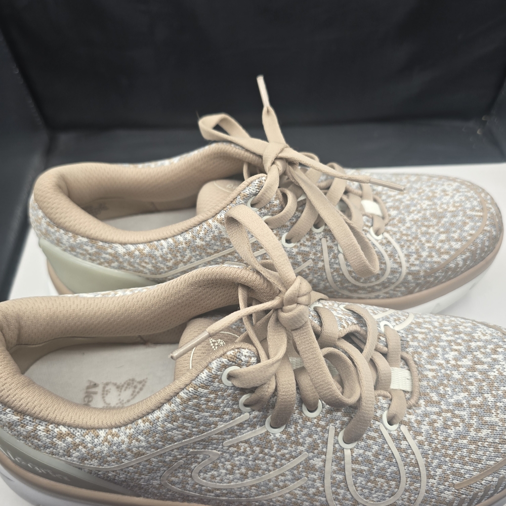 Alegria Women's Athletic‎ Shoes in Beige and White